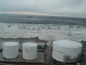 福島第一原子力発電所　津波来襲状況