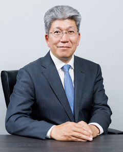 代表取締役社長　井上　慎介